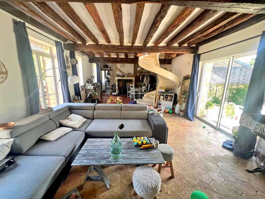 Maison à HOUDAN