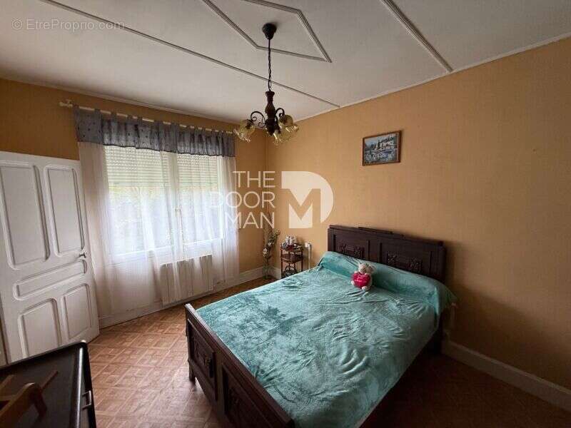 Maison à IS-EN-BASSIGNY