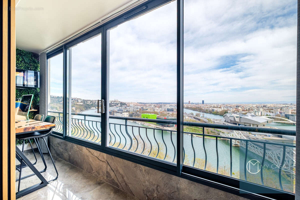 Appartement à LA MULATIERE