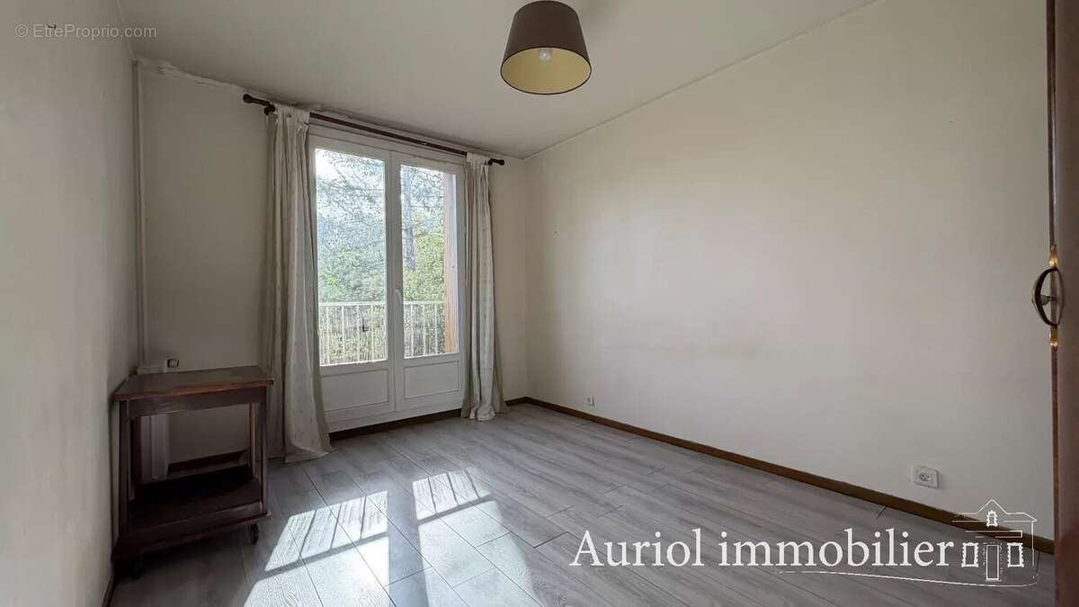 Appartement à AURIOL
