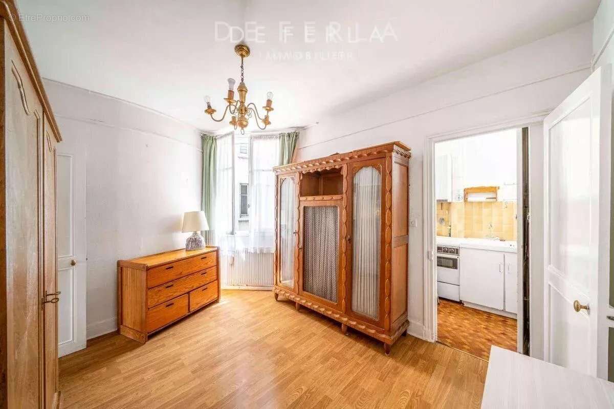 Appartement à PARIS-7E