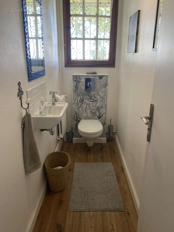 -wc downstairs - Maison à BELLON