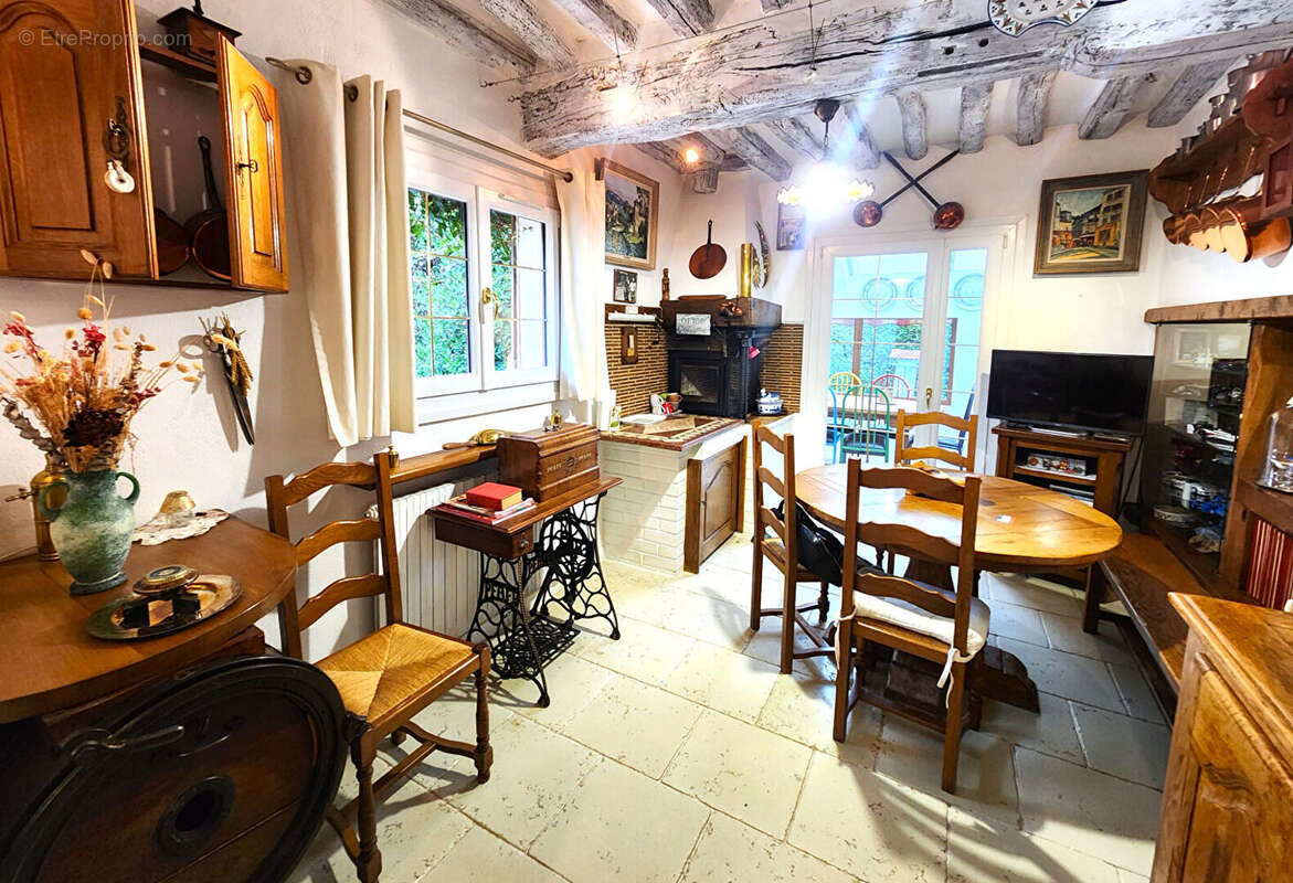 Maison à INCARVILLE