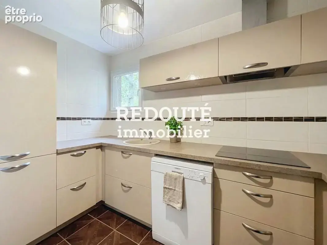 Hyper centre ville Epernay - Appartement duplex de type 4 - photo 2