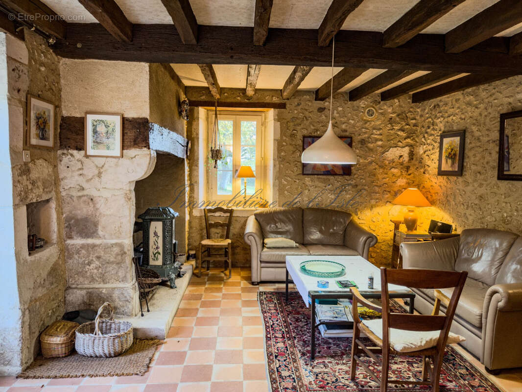 Maison à NEUVIC