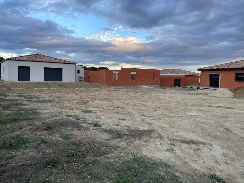 Terrain à SAINT-GENIES-DE-FONTEDIT