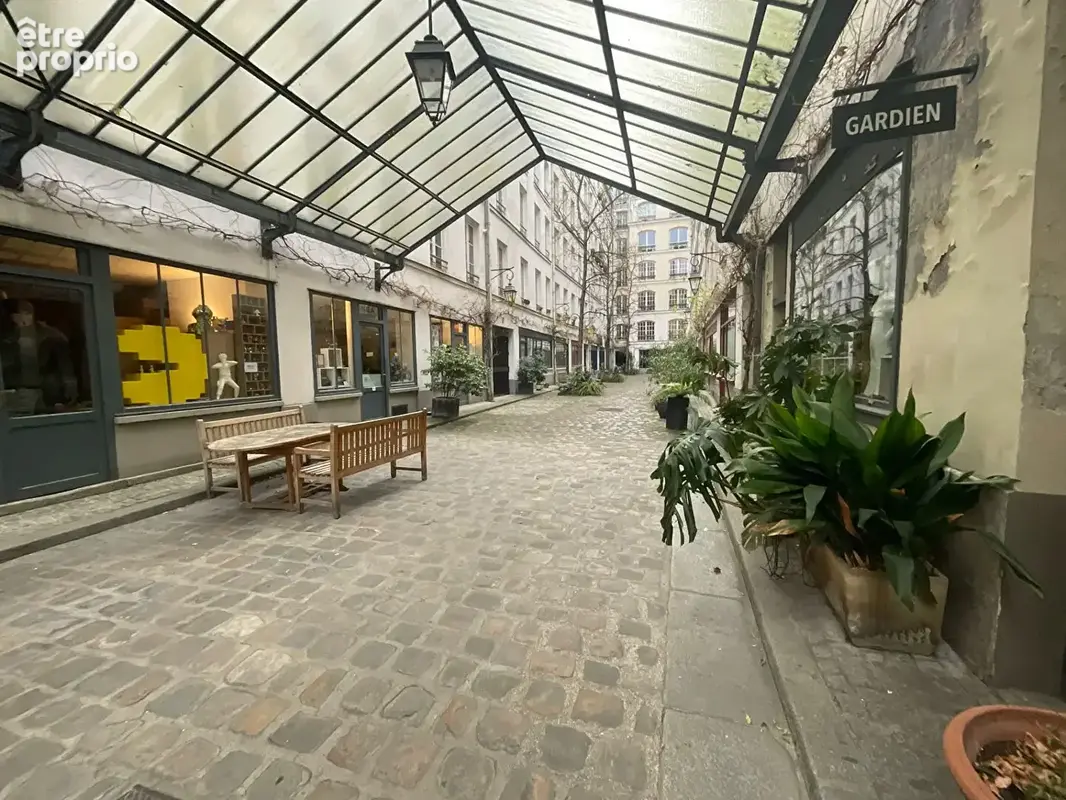 Local de 26m2 - Cour des Shadocks - photo 5