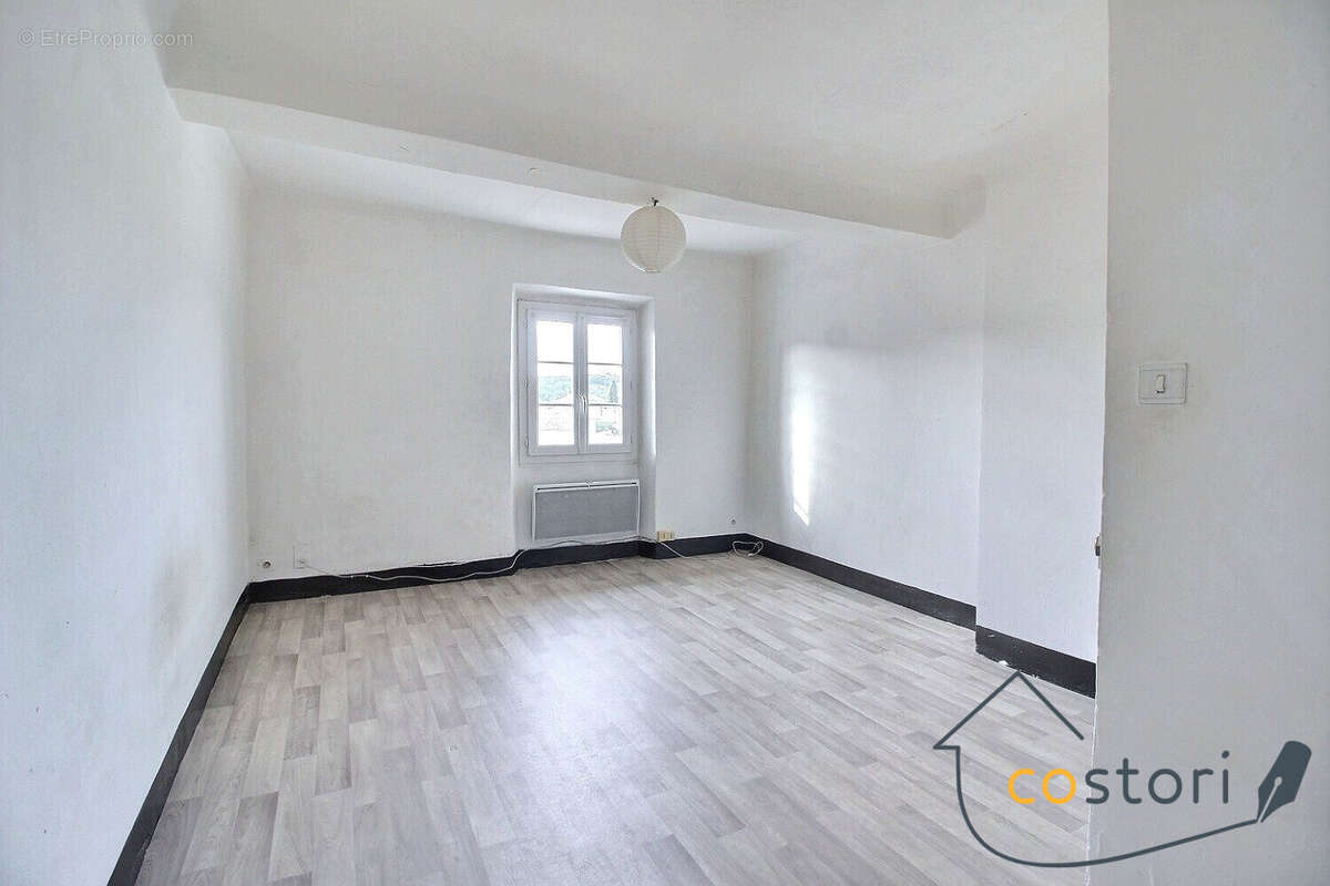Appartement à TRANS-EN-PROVENCE