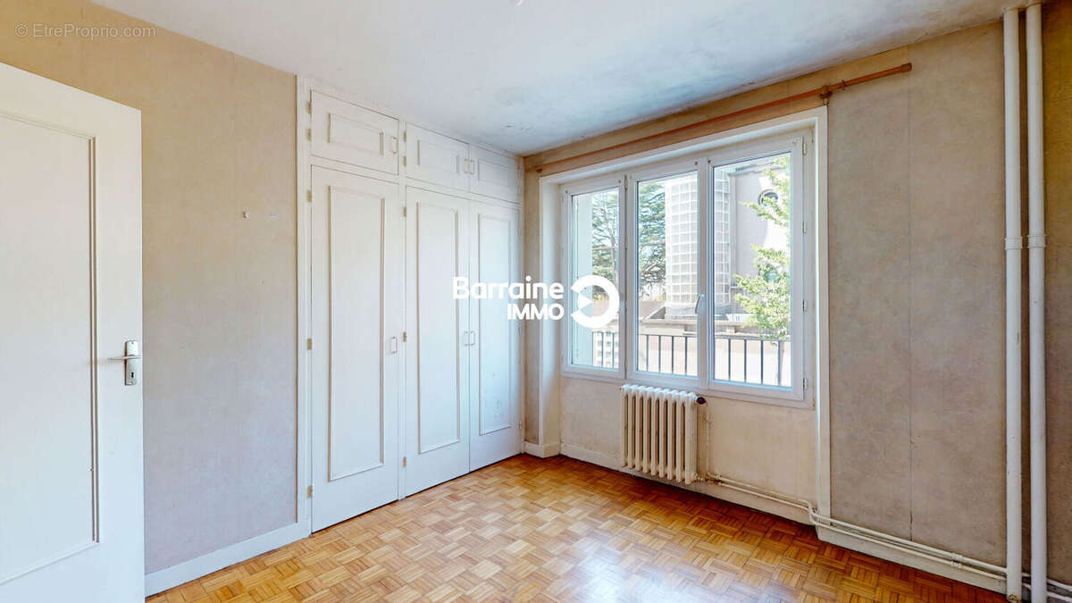 Barraine Immo - A VENDRE - PZ00LM2-TH : Appartement T6 centre-ville de Brest 133m² - photo 14