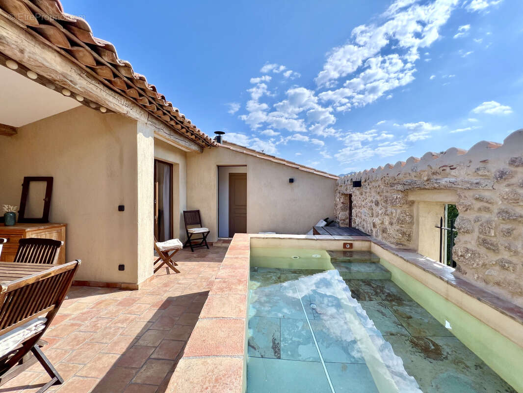 Maison à PLAN-DE-LA-TOUR