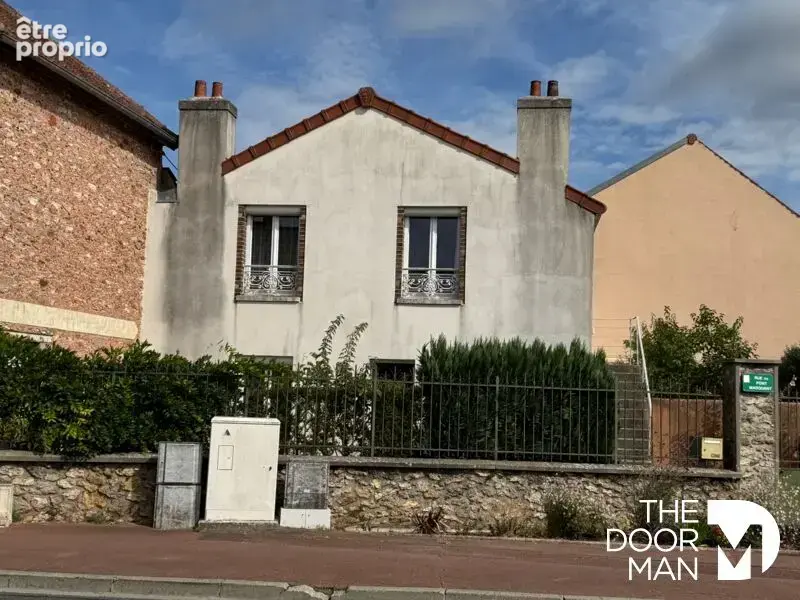 Maison à LE PERRAY-EN-YVELINES