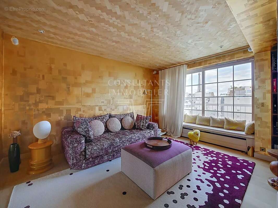 Appartement à PARIS-16E