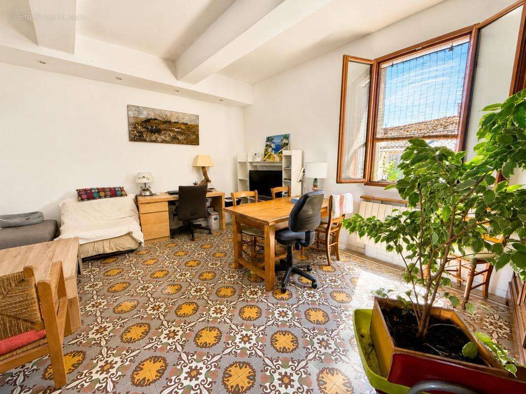 Appartement à SAINT-LAURENT-D'AIGOUZE