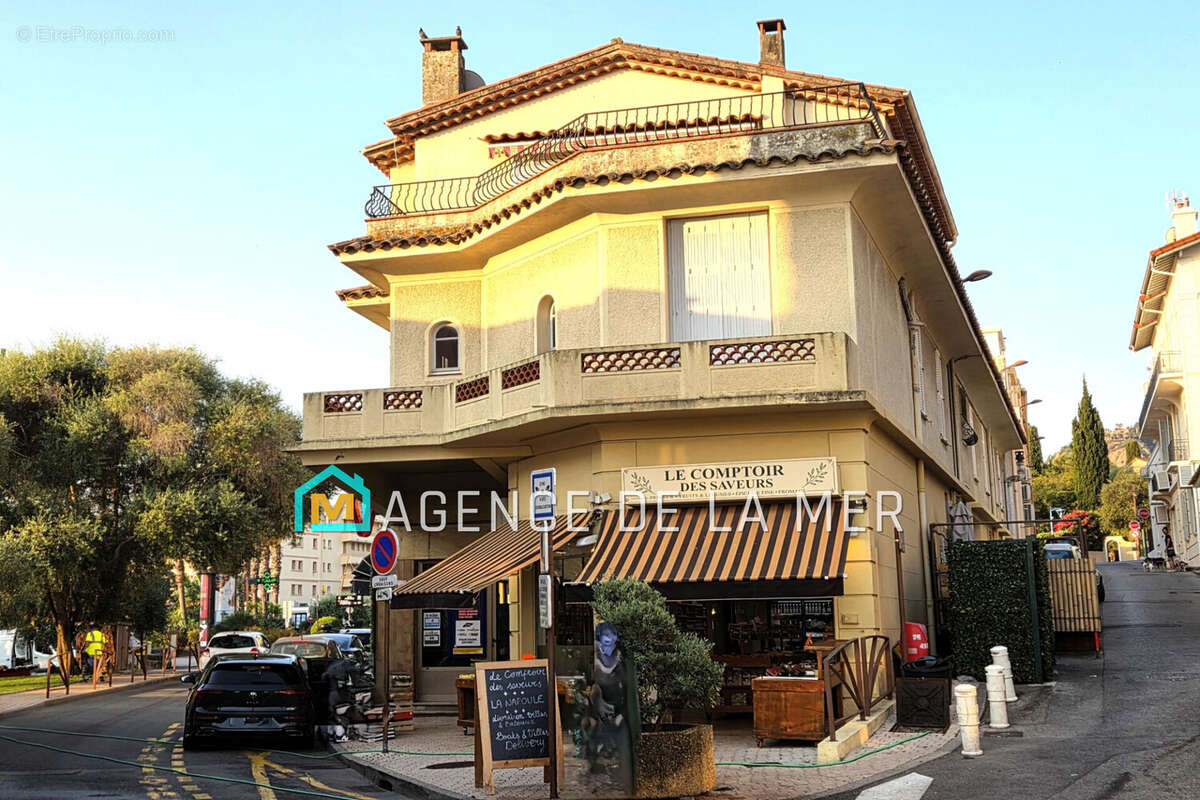 Appartement 685 m² à Mandelieu-La-Napoule  - photo 2