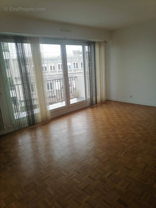 Appartement à SAINT-MAUR-DES-FOSSES