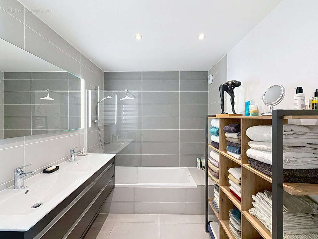 Appartement à ANNECY-LE-VIEUX