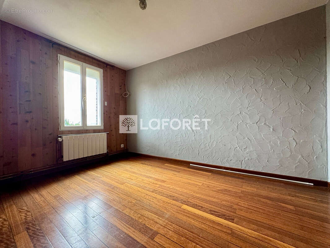 Maison à CREVECOEUR-LE-GRAND