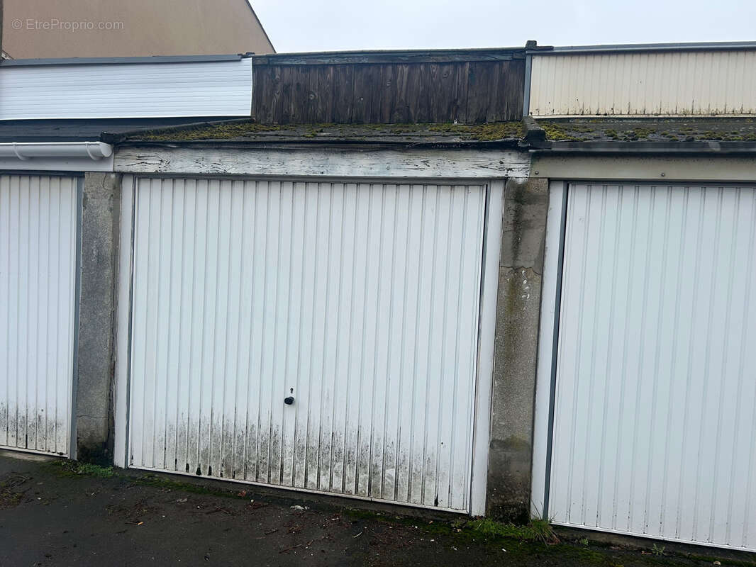 Parking à GRANDE-SYNTHE