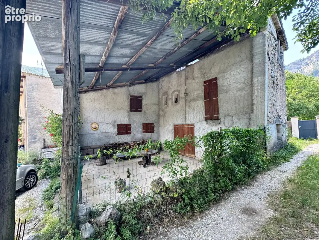 Maison 64 m² à Castellane  - photo 2