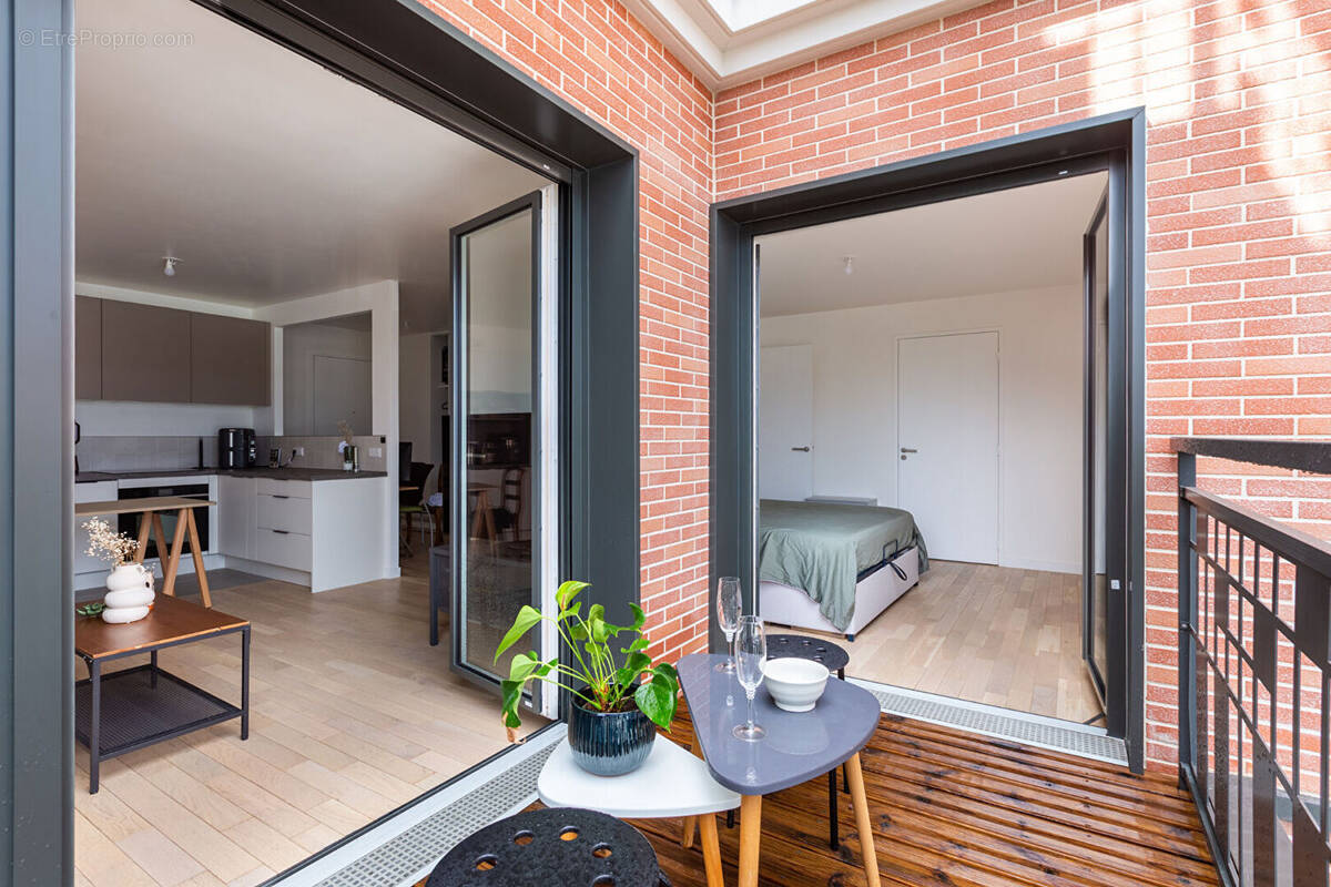 Appartement à COURBEVOIE