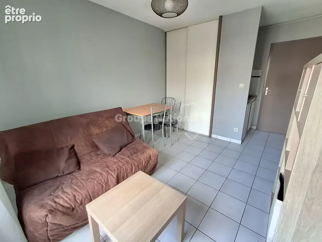 AVIGNON, proche remparts, studio meublé 19 m² avec parking privatif - photo 2