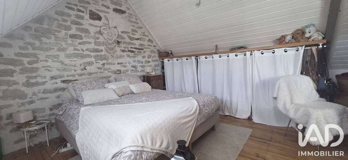 Maison 175 m² à Coray  - photo 4