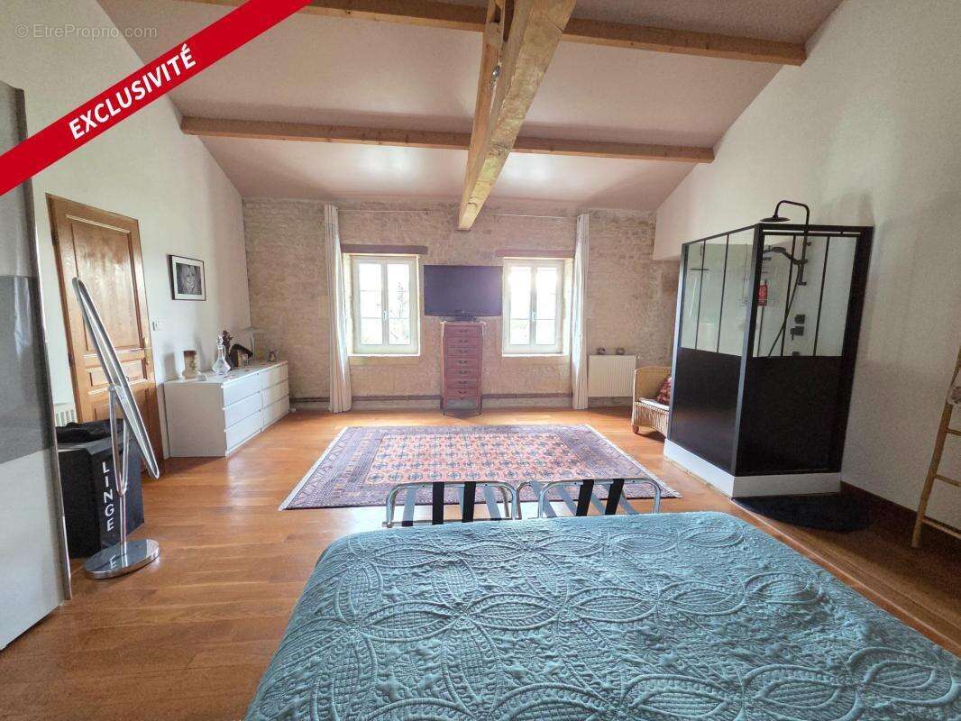 Maison à LOIRE-SUR-NIE