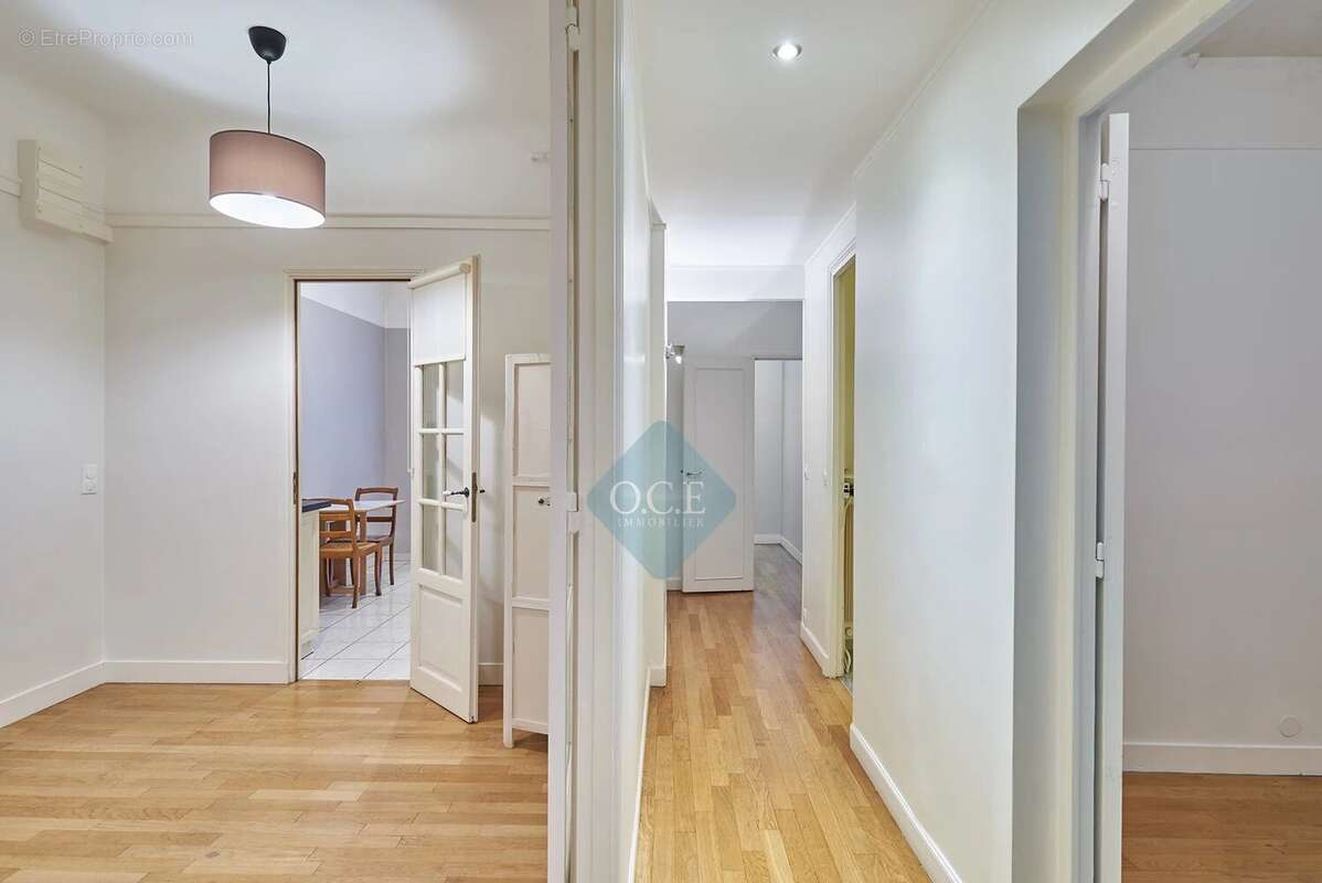 Appartement à PARIS-16E