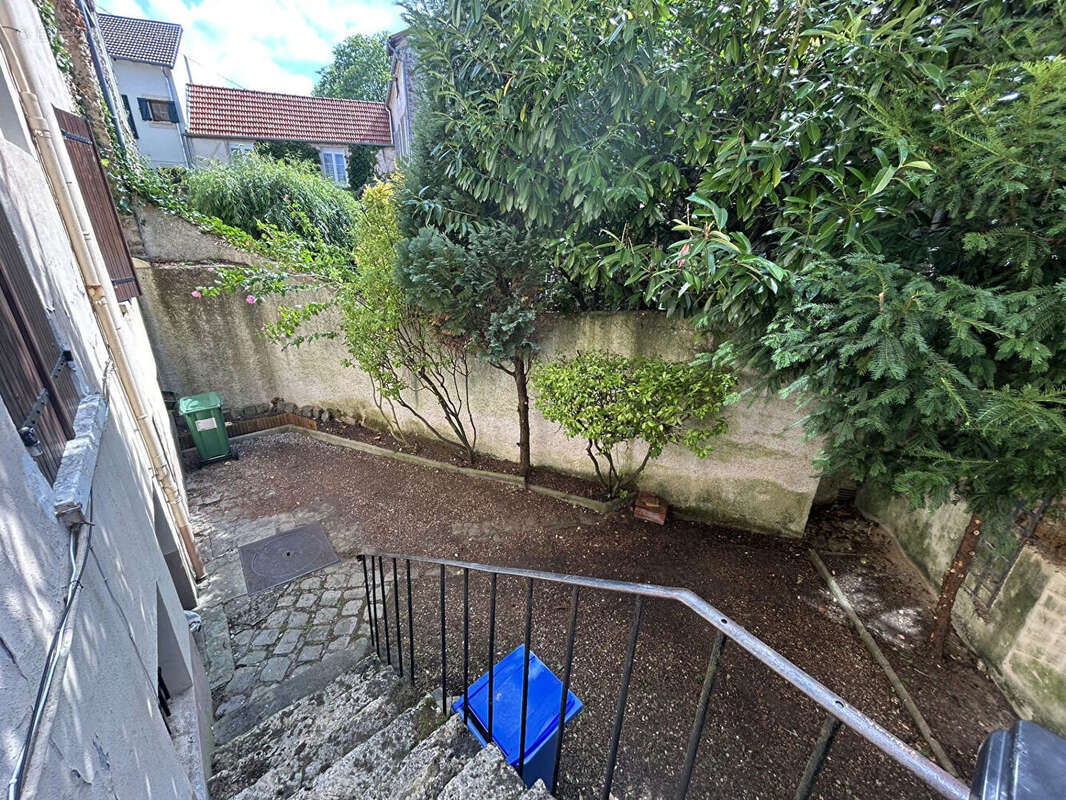 Appartement à DAMPIERRE-EN-YVELINES