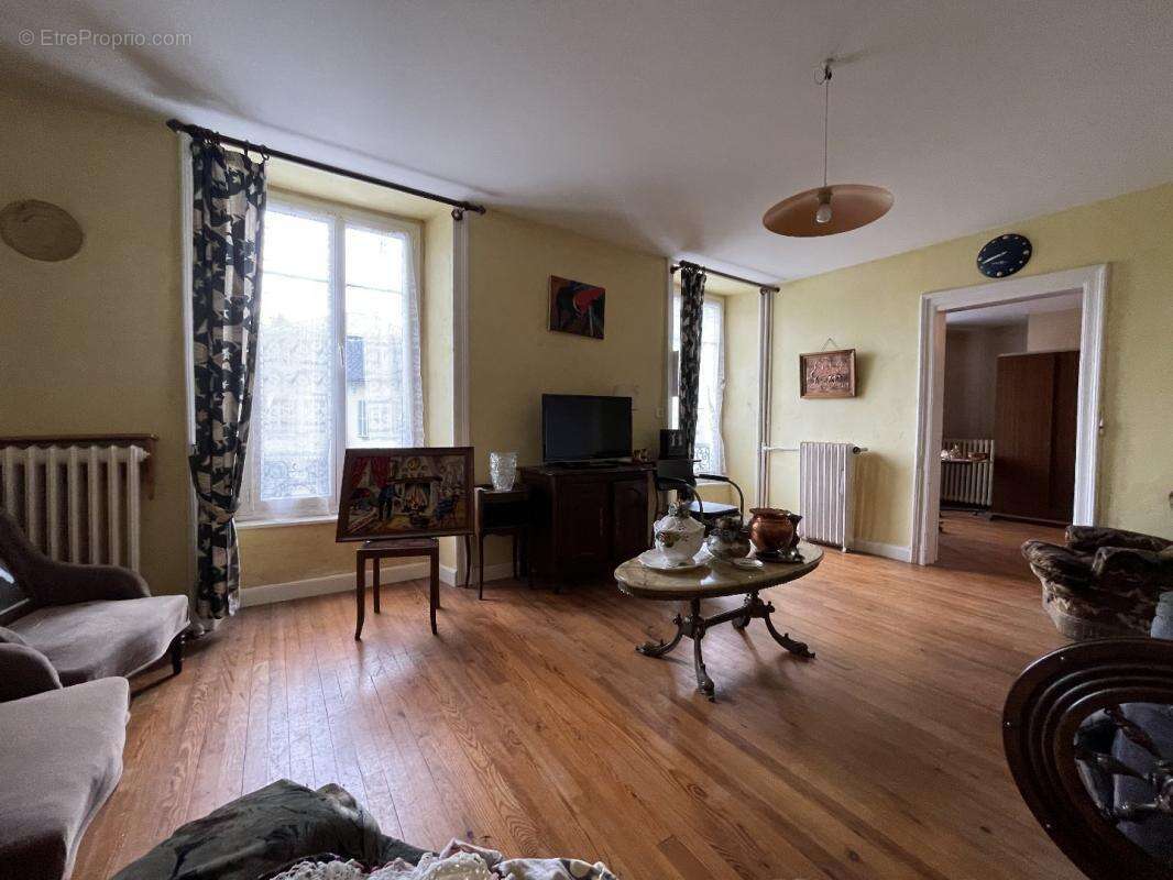 Appartement à SAINT-CERNIN