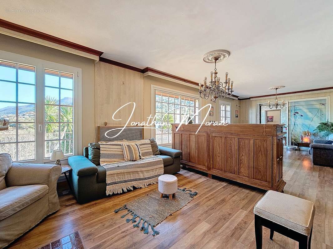 Maison à VILLELONGUE-DELS-MONTS