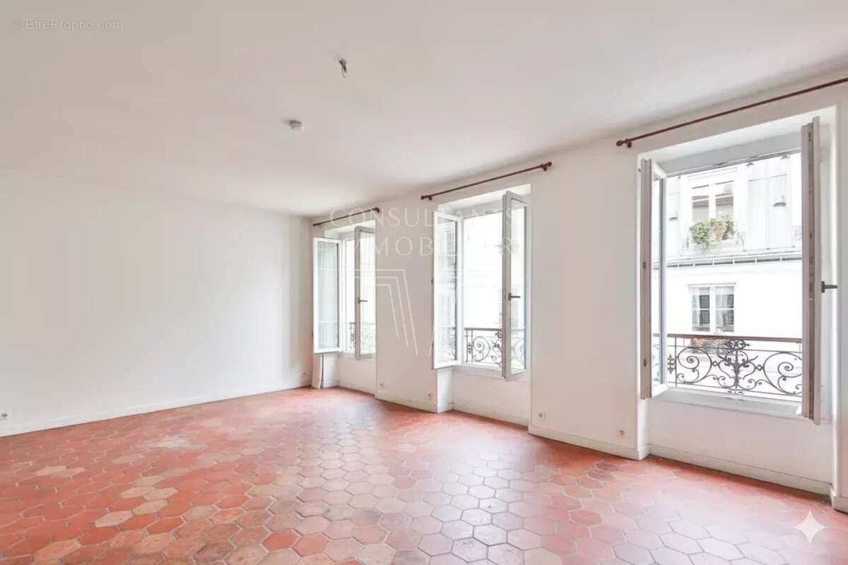 Appartement à PARIS-7E