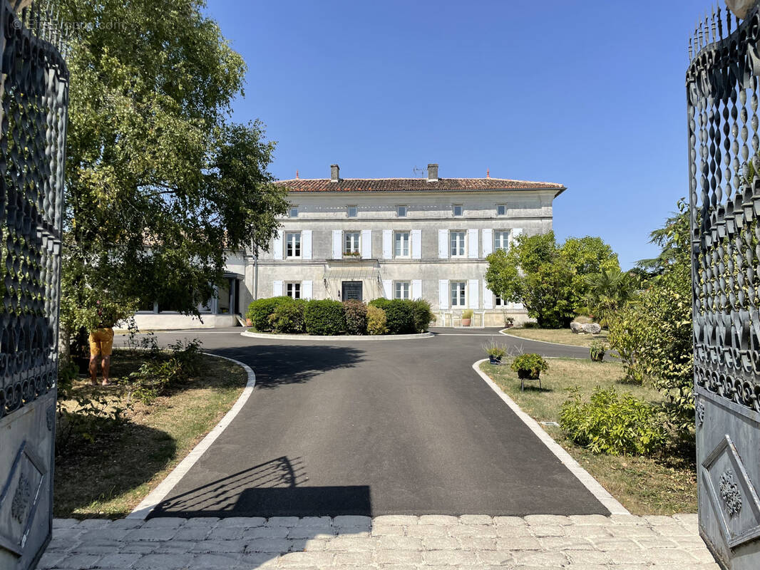 Maison à HIERSAC