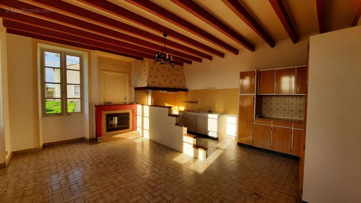 Maison à SAINT-FORT-SUR-GIRONDE