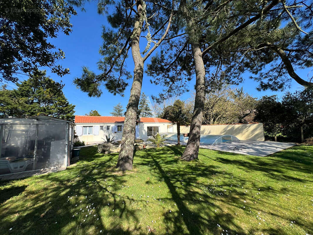 Maison à LONGEVILLE-SUR-MER