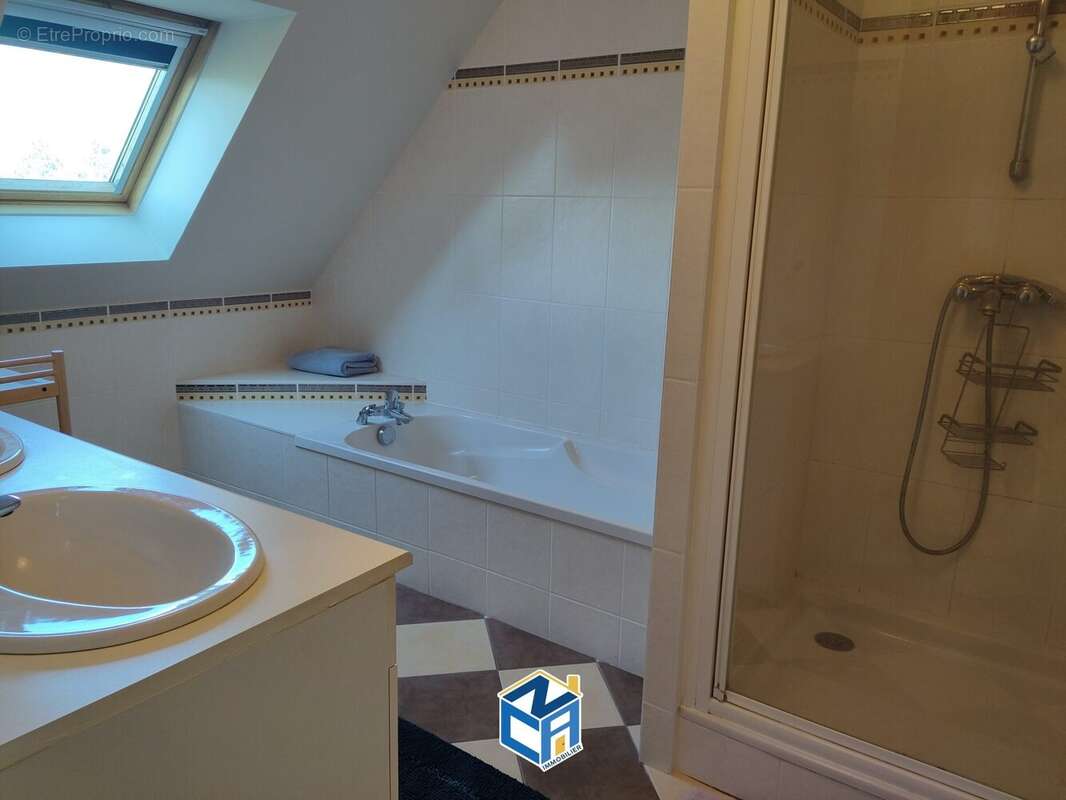 Maison à SAINT-CYR-SUR-LOIRE