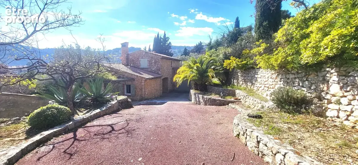 Villa en pierre apparente avec 4 chambres sur 1350m² de terrain. - photo 17