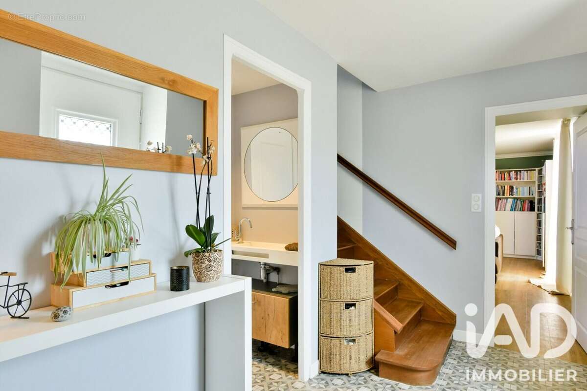 Maison 242 m² à Cherveux  - photo 2