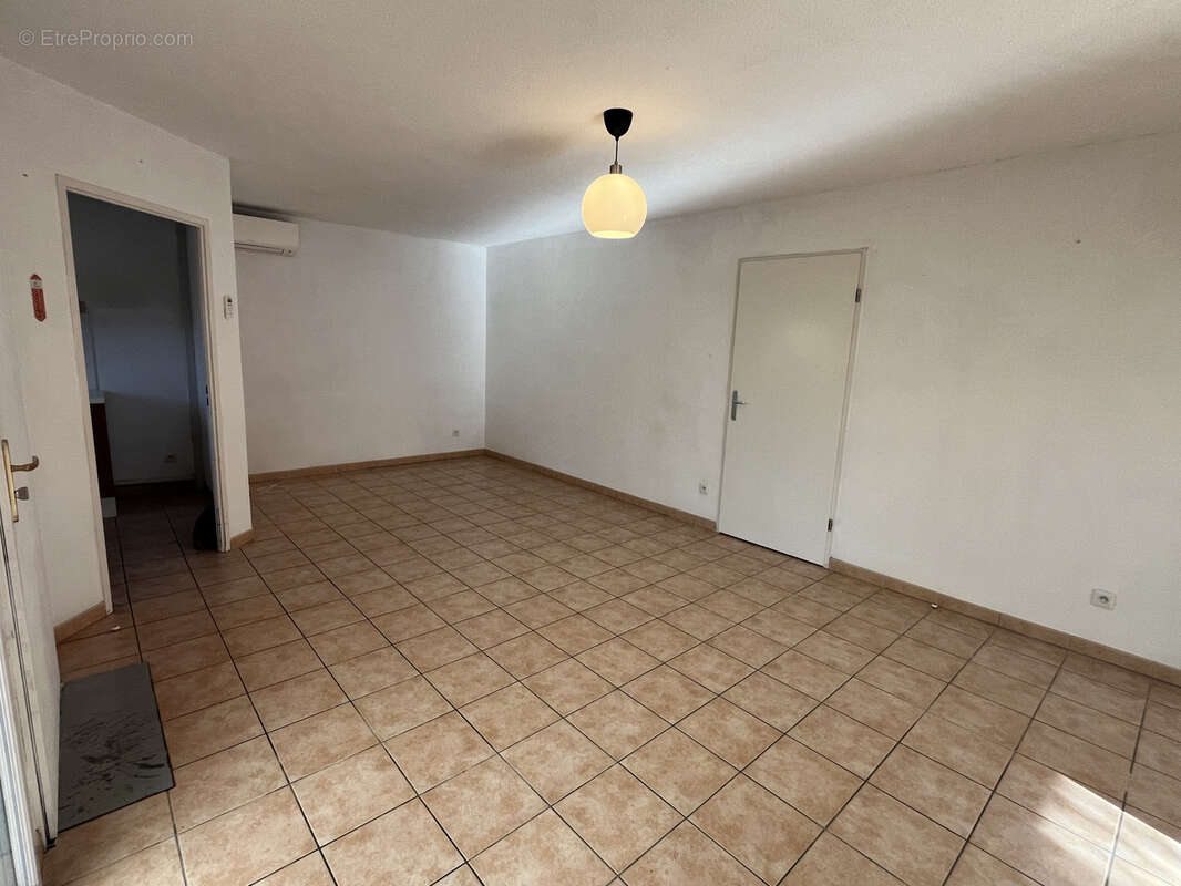 Maison à LA CALMETTE