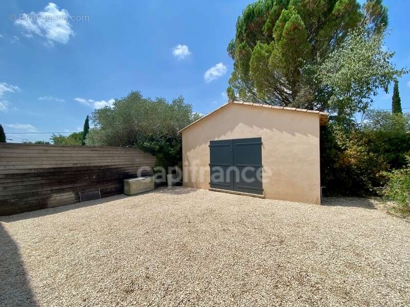 À SAINT MAXIMIN (30) Splendide propriété de 280 m², à 5 min d’Uzès proche de toutes commodités, sur un terrain clos et arboré d’ - photo 19