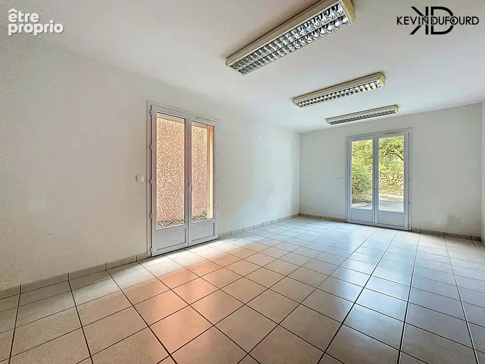 Ensemble immobilier de 550m² sur un terrain de 3650m² à - photo 18