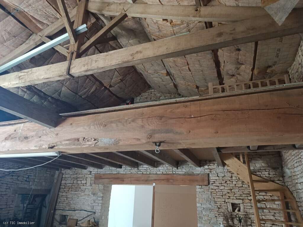 Maison à AUNAC