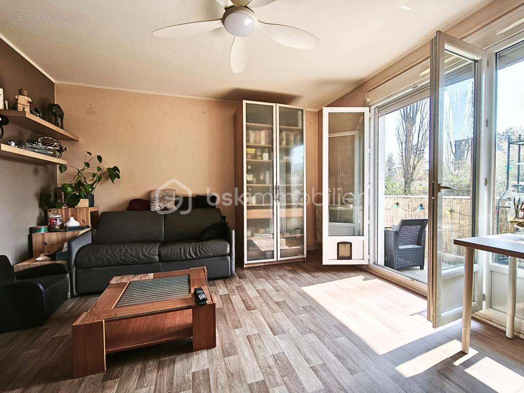 Appartement à NEUVILLE-SUR-SAONE