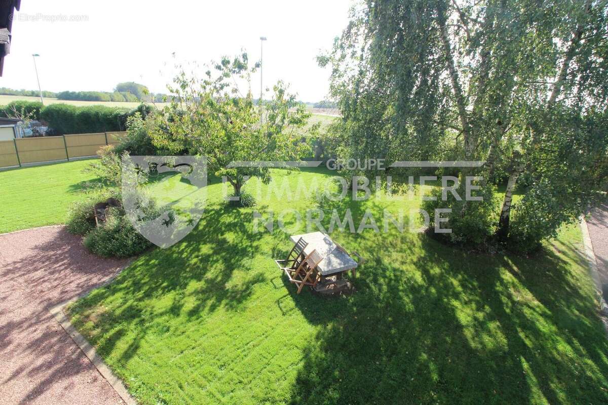 Maison à HEUDEBOUVILLE