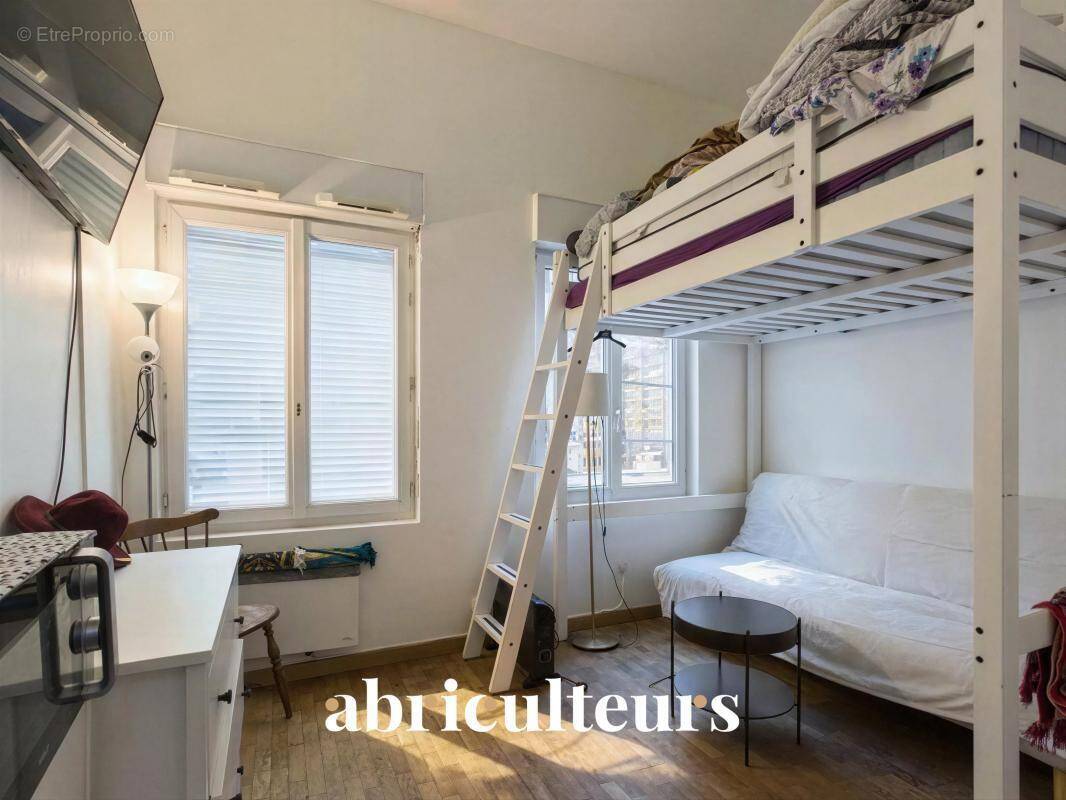 Appartement à PARIS-3E