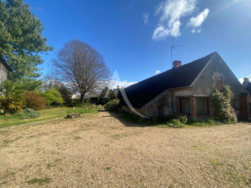 Maison à LOURY
