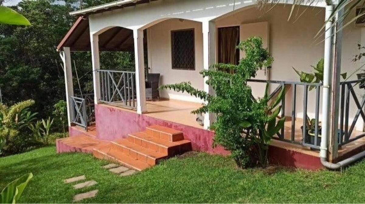 Maison à PETIT-BOURG