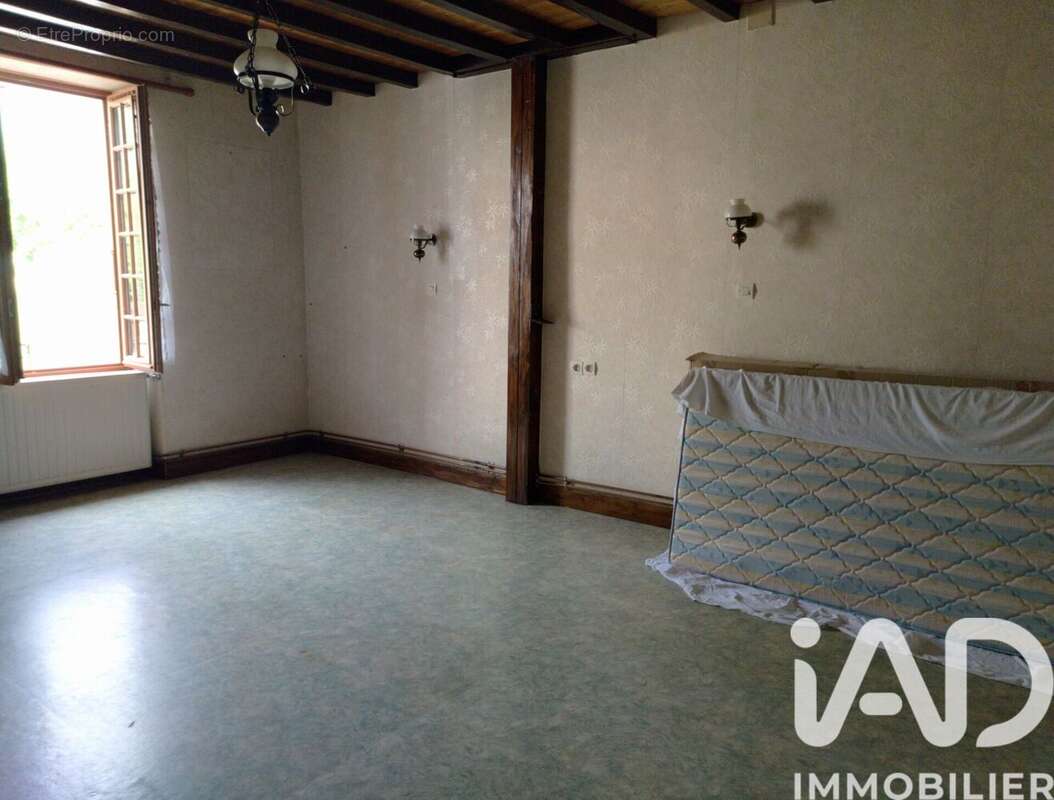 Maison 130 m² à Feux  - photo 8