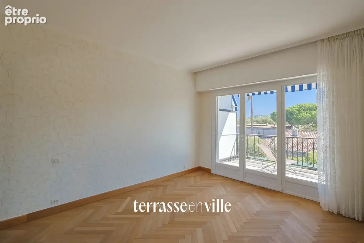 Hyeres - centre - t3 dernier etage terrasse - photo 7
