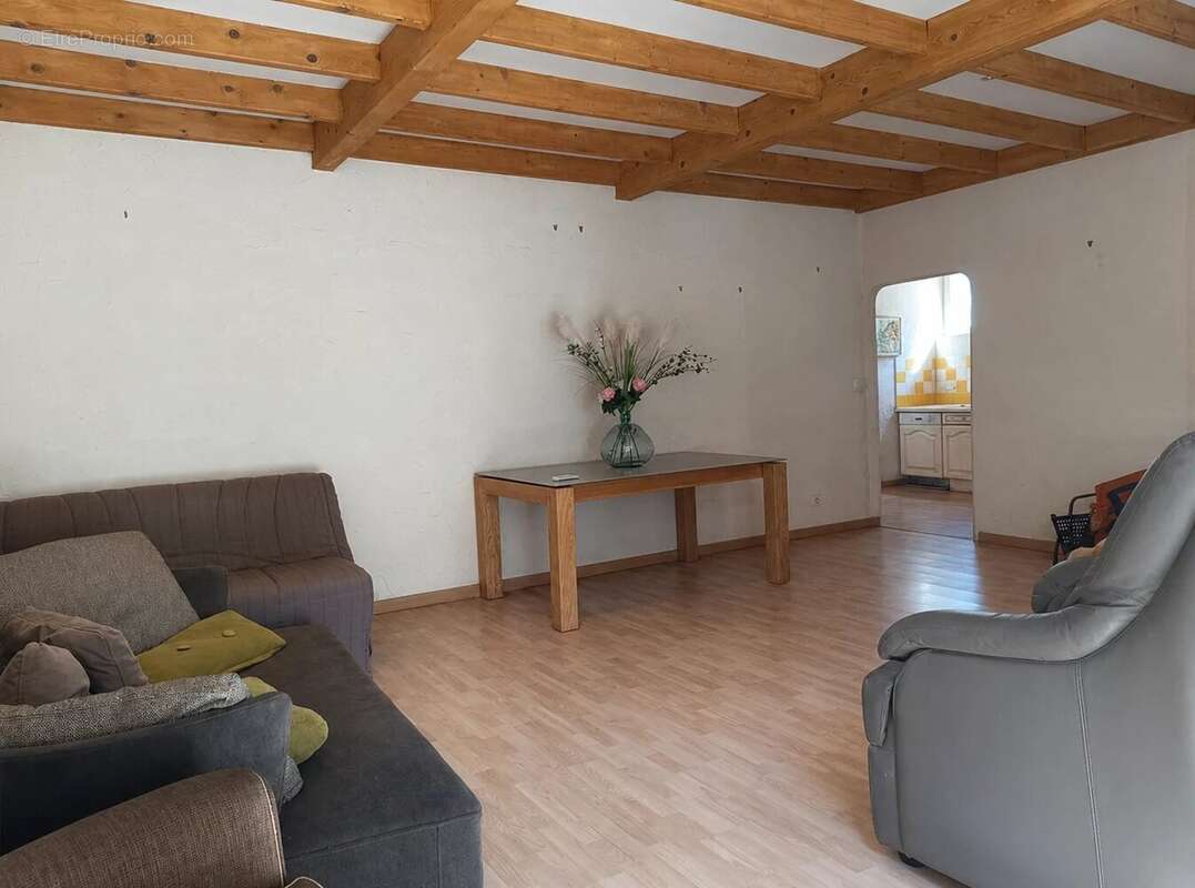 Maison à MONTELIMAR